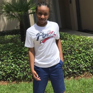 Meet your Posher, Dericka